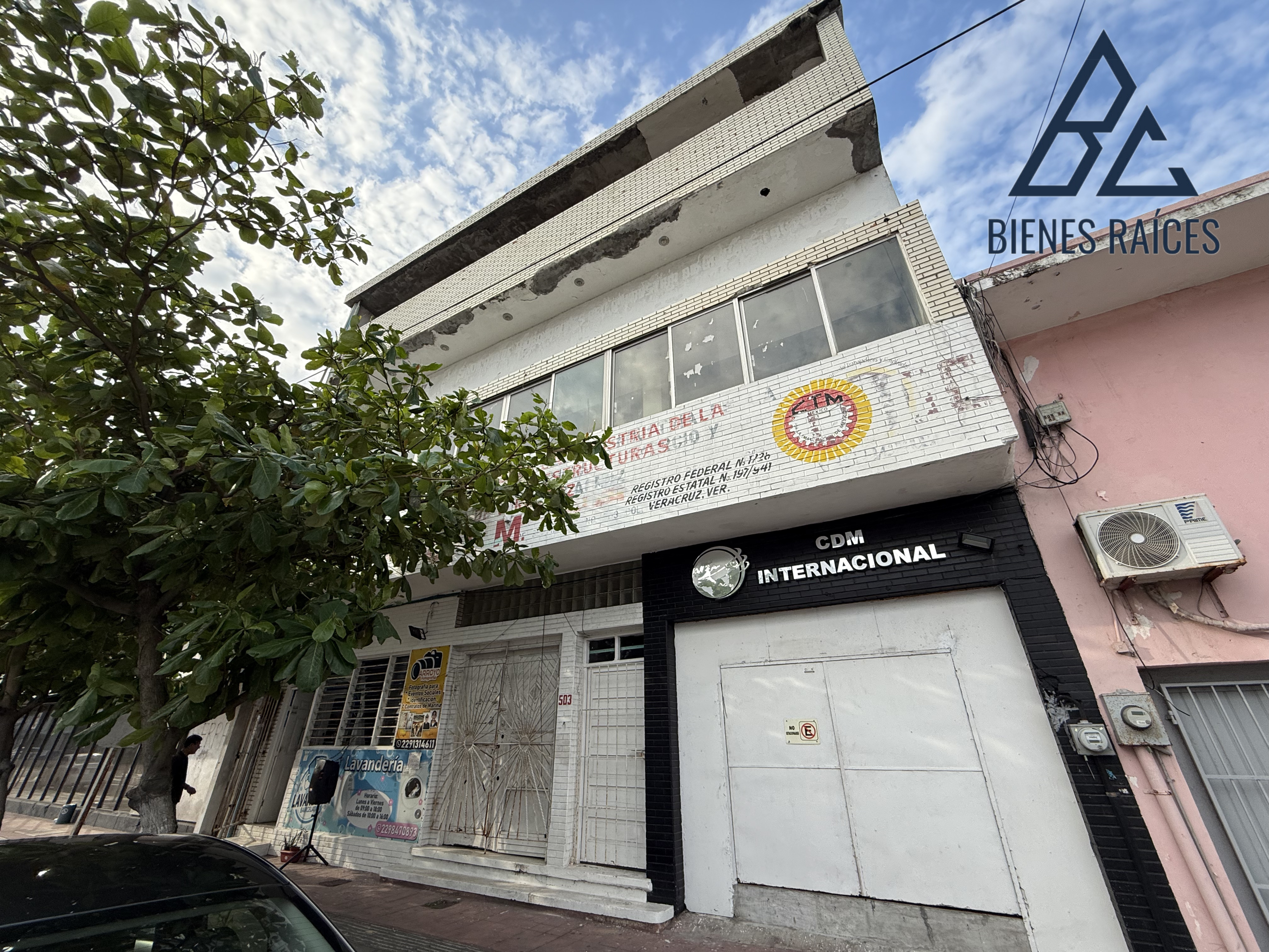 Edificio de 3 pisos A solo una cuadra del fuerte Baluarte